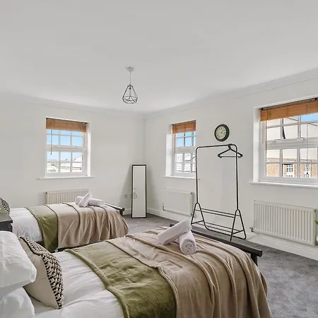 Large Duplex Penthouse In Apartman *