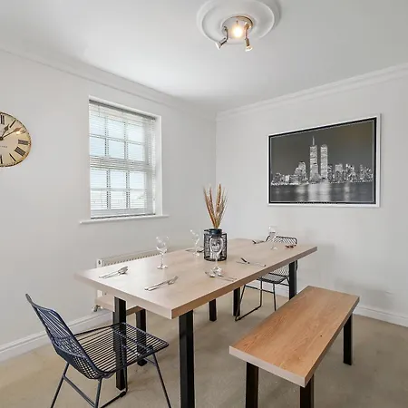 דירה Large Duplex Penthouse In