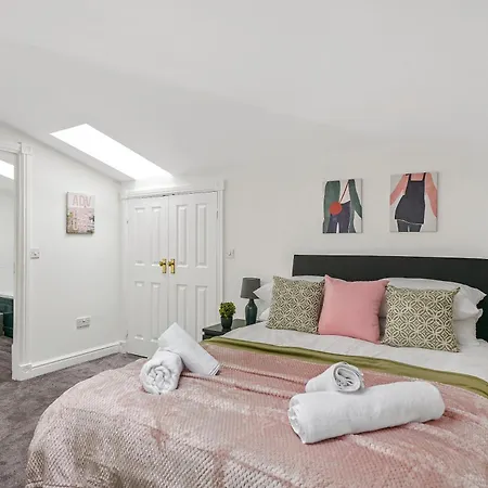 Large Duplex Penthouse In Apartment York